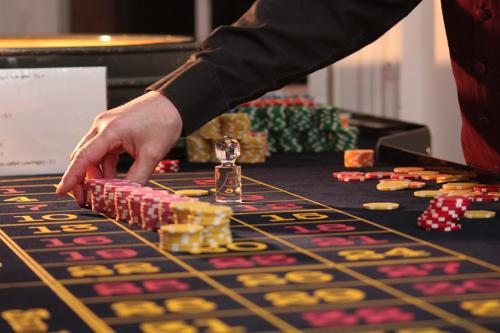 カジノ専門学校でカジノのスキルを習得しよう！
